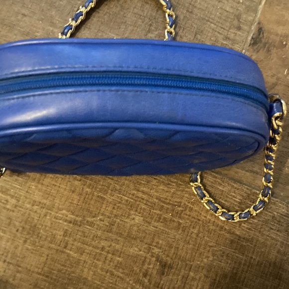 Vintage Jennifer Moore Shoulder Bag.  7.5 inches by 6 inches - Picture 3 of 4